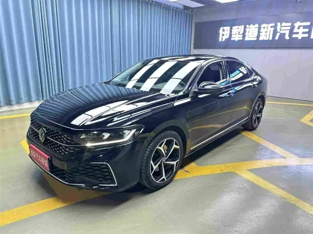 Volkswagen Passat — Фото автомобиля 3