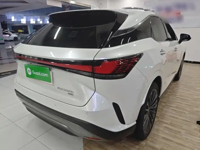 Lexus RX — Фото автомобиля 4