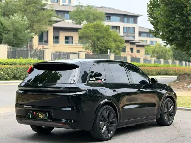 Li Auto L8 — Фото автомобиля 7