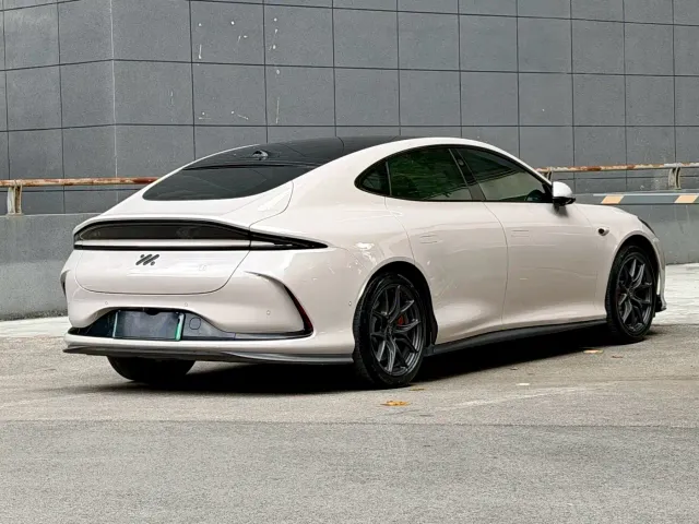 IM Motors L6 — Фото автомобиля 4