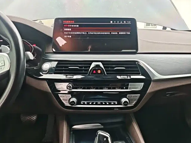 BMW 5 Series — Фото автомобиля 12