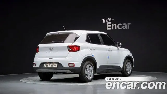 Hyundai Venue — Фото автомобиля 2