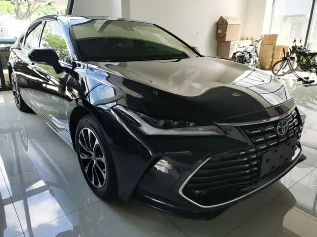 Toyota Avalon — Фото автомобиля 3