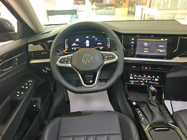 Volkswagen Passat — Фото автомобиля 10