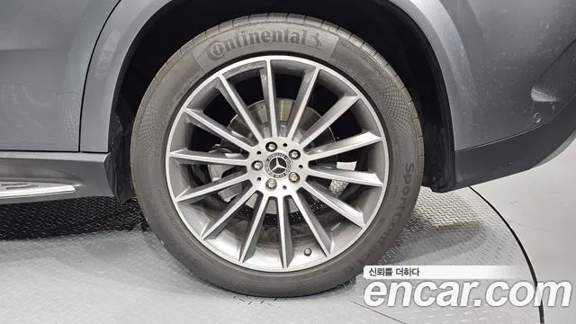 Mercedes-Benz GLE-Class — Фото автомобиля 16