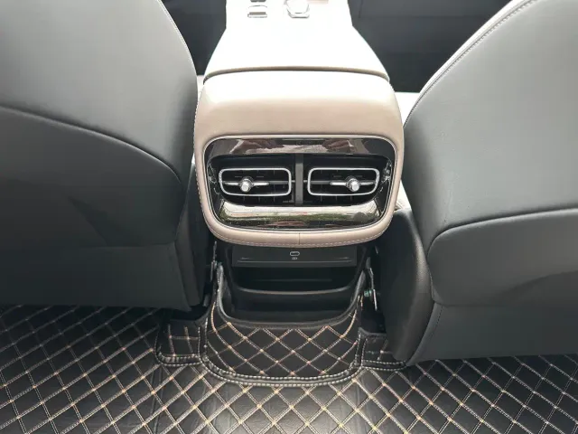 Geely Boyue L — Фото автомобиля 19