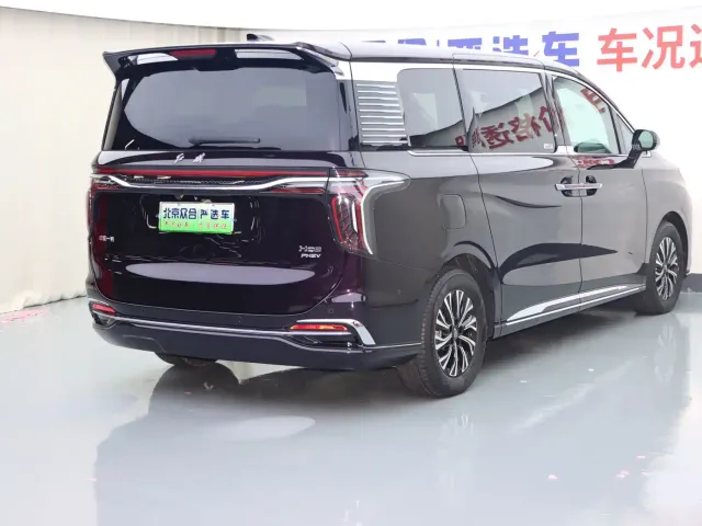 Hongqi HQ9 PHEV — Фото автомобиля 27