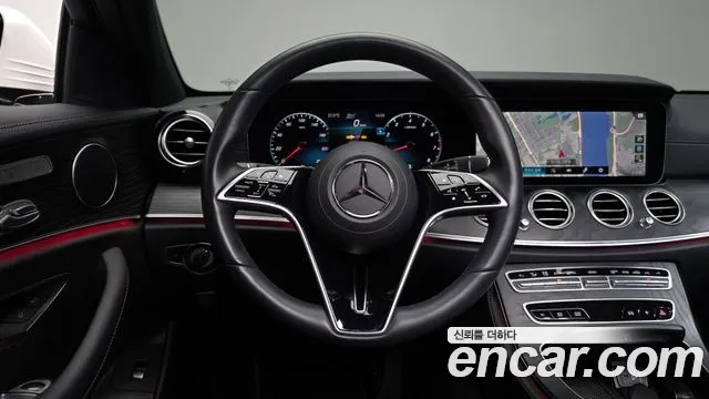 Фотография автомобиля — Mercedes-Benz E-Class