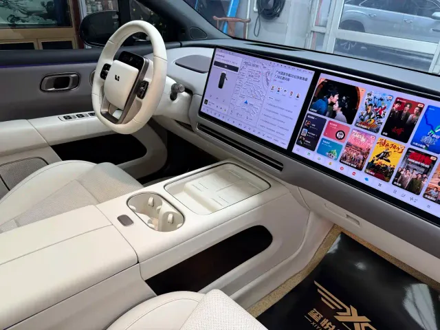 Li Auto i6 — Фото автомобиля 8