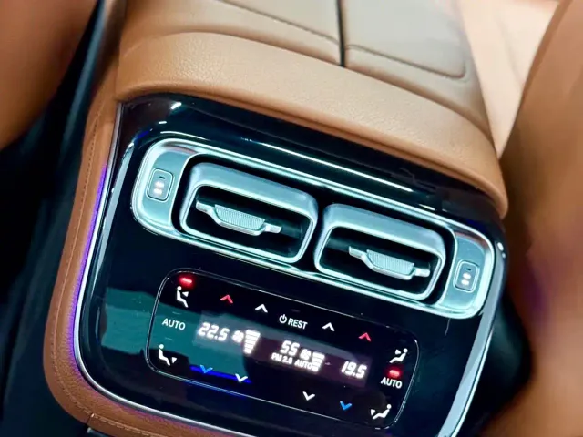 Mercedes-Benz S-Class — Фото автомобиля 11