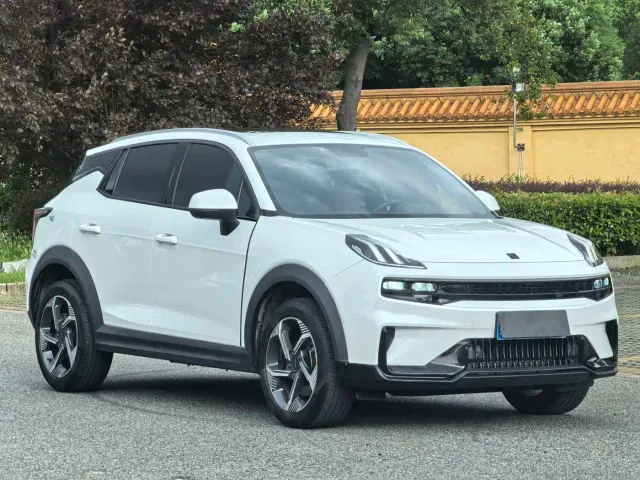 Lynk & Co 06 — Фото автомобиля 9
