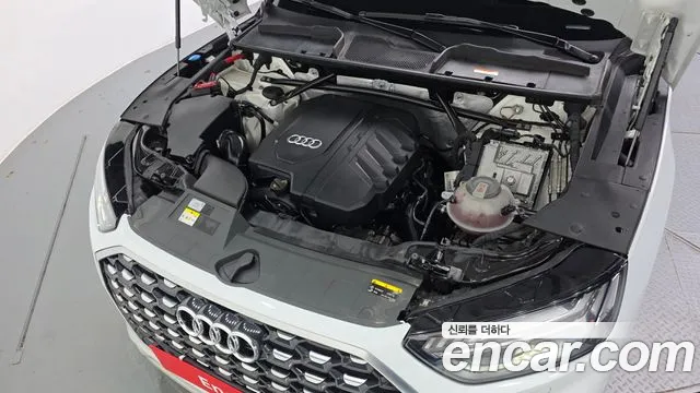 Audi Q5 FY — Фото автомобиля 9