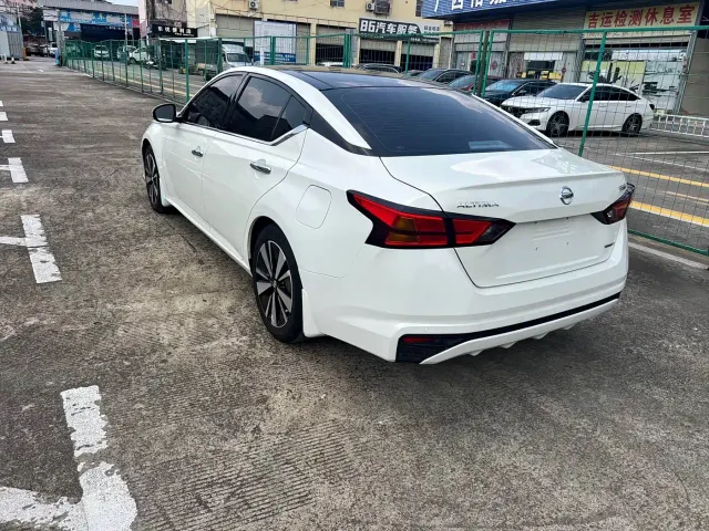 Nissan Teana — Фото автомобиля 13