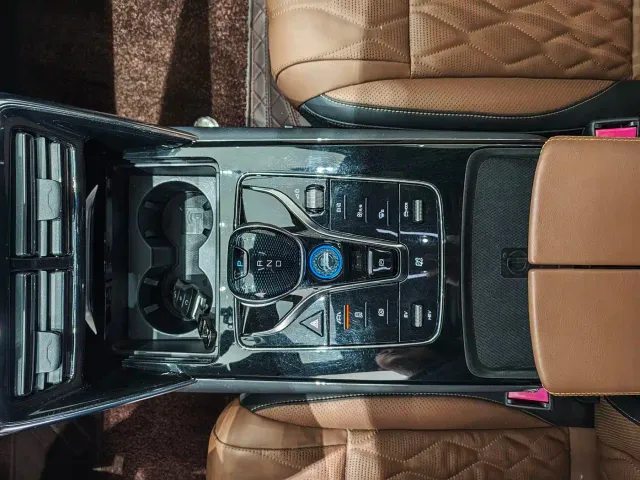 BYD Tang — Фото автомобиля 13
