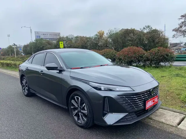 Changan Eado — Фото автомобиля 2