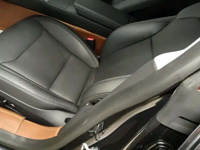 Tesla Model 3 — Фото автомобиля 9