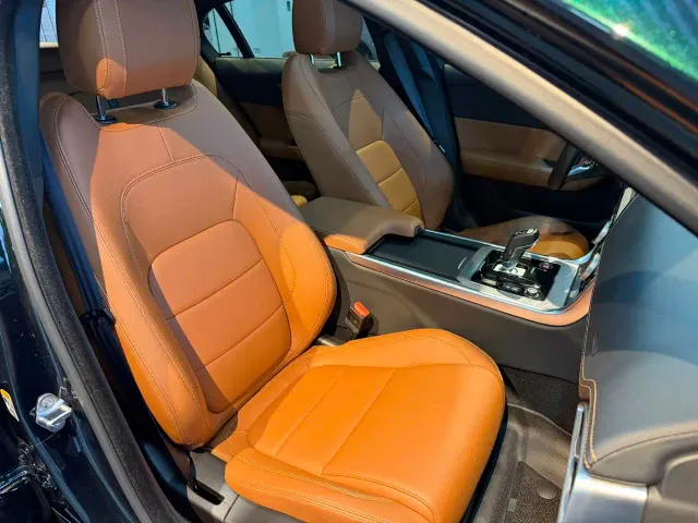 Jaguar XEL — Фото автомобиля 14