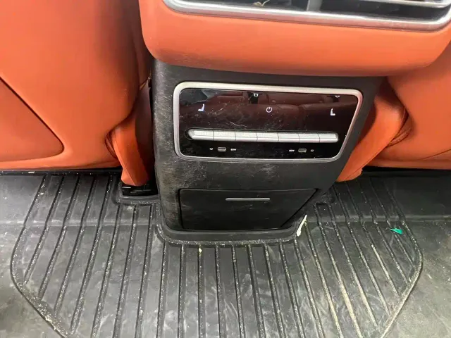 Li Auto L7 — Фото автомобиля 7