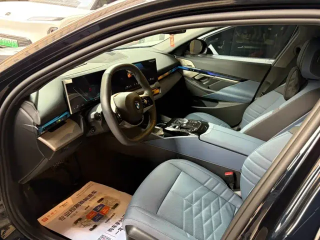 BMW 5 Series — Фото автомобиля 4