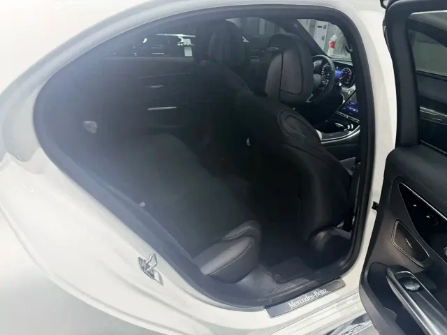 Mercedes-Benz C-Class — Фото автомобиля 6