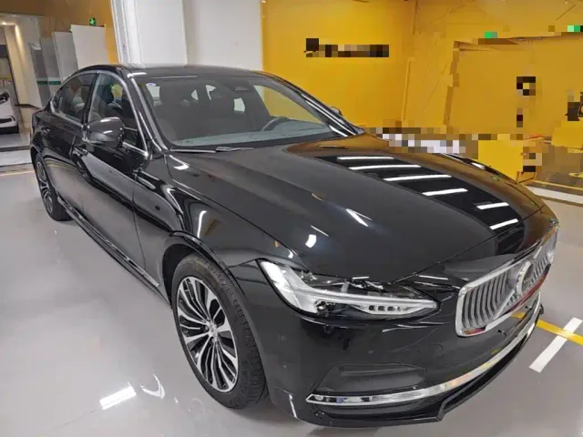 Volvo S90 — Фото автомобиля 3
