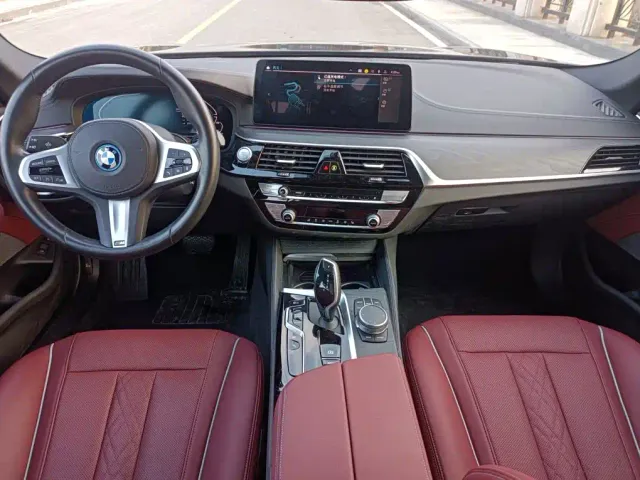 BMW 5 Series — Фото автомобиля 5