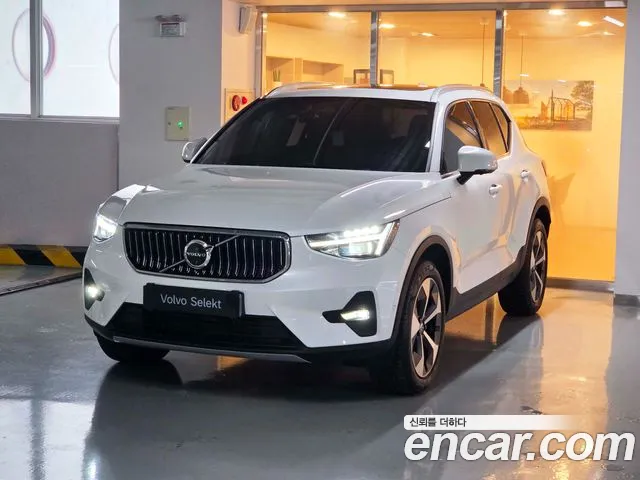 Фотография автомобиля — Volvo XC40