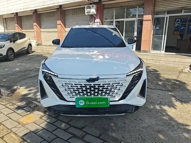 Changan Oshan Z6 EV — Фото автомобиля 2