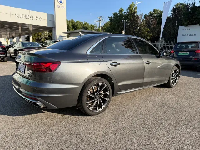Audi A4L — Фото автомобиля 5