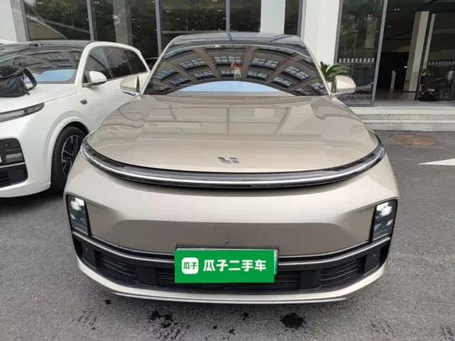 Li Auto L8 — Фото автомобиля 2