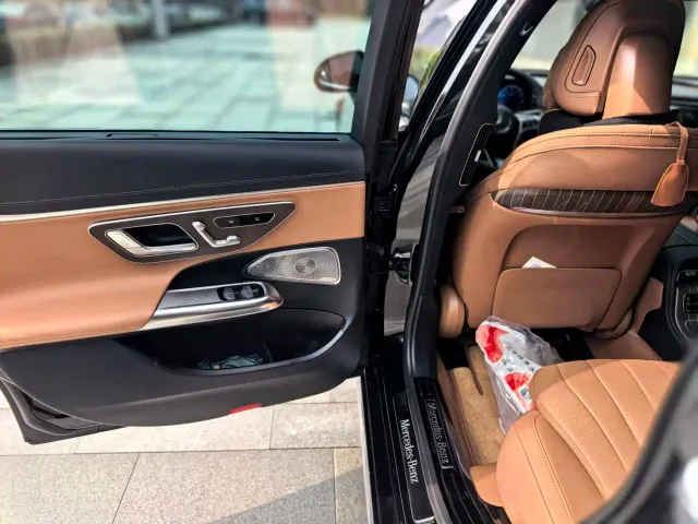 Mercedes-Benz E-Class — Фото автомобиля 17