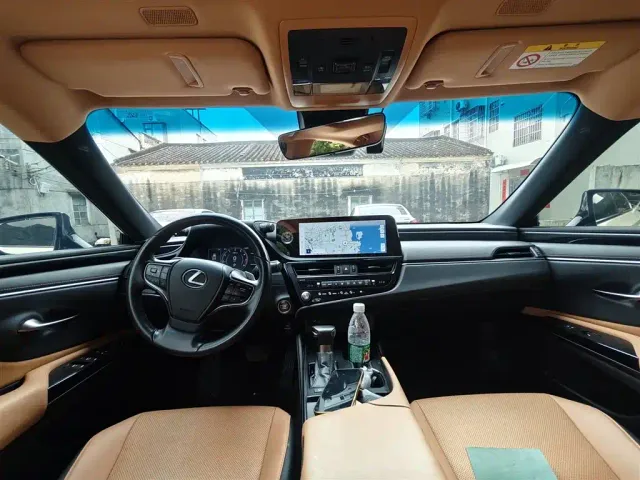 Lexus ES — Фото автомобиля 6