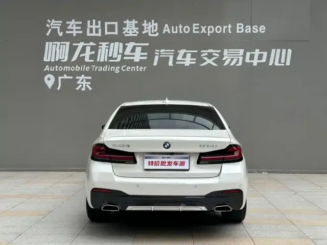 BMW 5 Series — Фото автомобиля 4