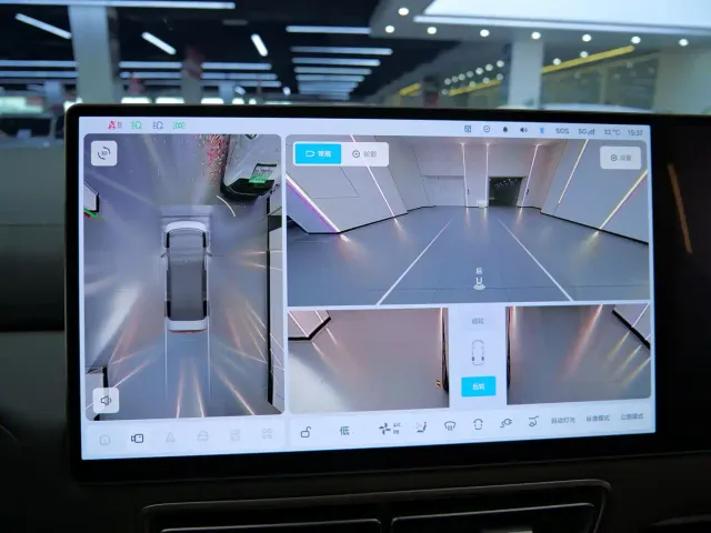 Li Auto MEGA — Фото автомобиля 18