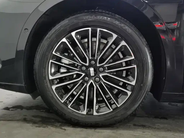 Geely Galaxy E8 — Фото автомобиля 17