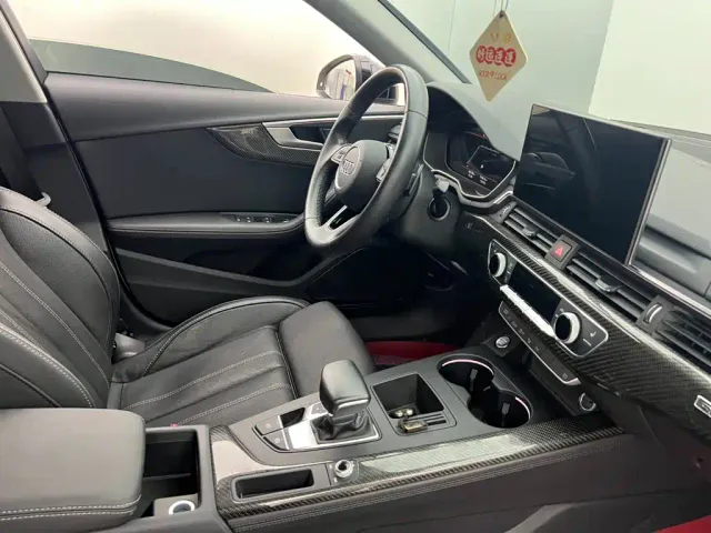 Audi A4L — Фото автомобиля 15