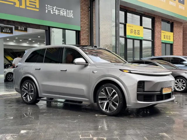Li Auto L8 — Фото автомобиля 3