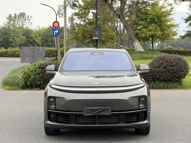 Li Auto L7 — Фото автомобиля 2