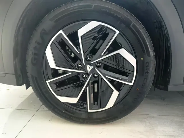Deepal S07 — Фото автомобиля 18