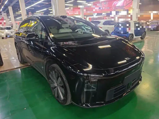 Li Auto i6 — Фото автомобиля 3