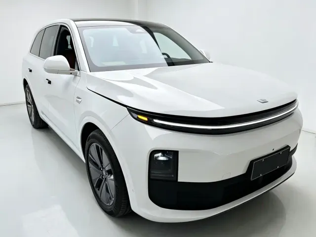 Li Auto L6 — Фото автомобиля 2