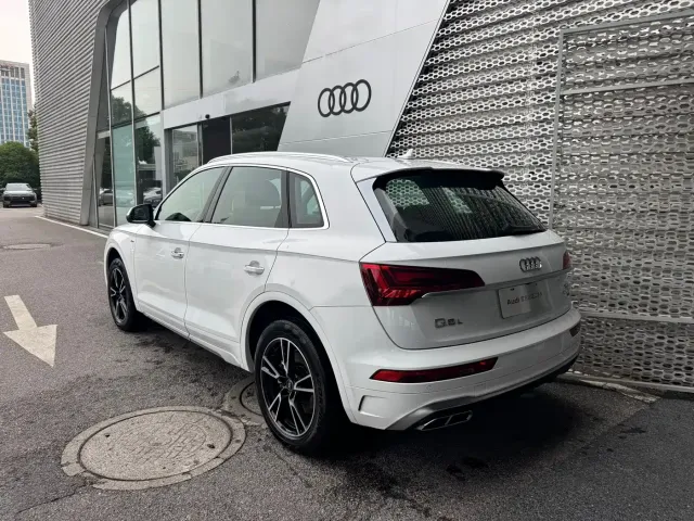 Audi Q5L — Фото автомобиля 4
