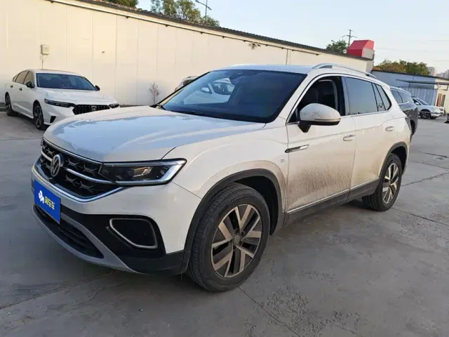 Фотография автомобиля — Volkswagen Tayron