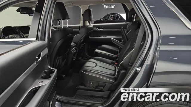 Hyundai Palisade Palisade Дизель 2.2 2WD — Фото автомобиля 12