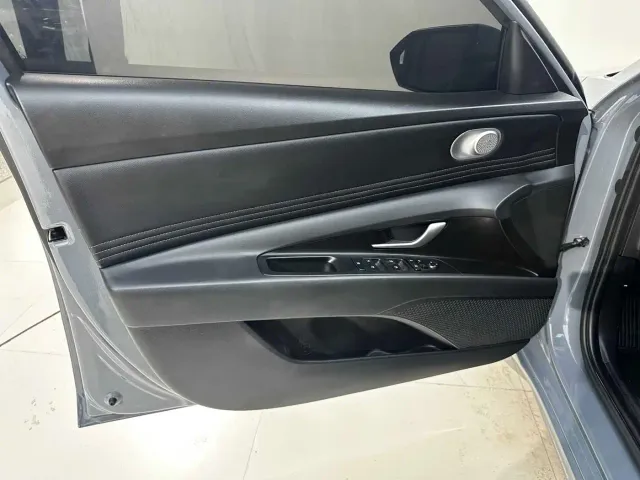 Hyundai Elantra — Фото автомобиля 24
