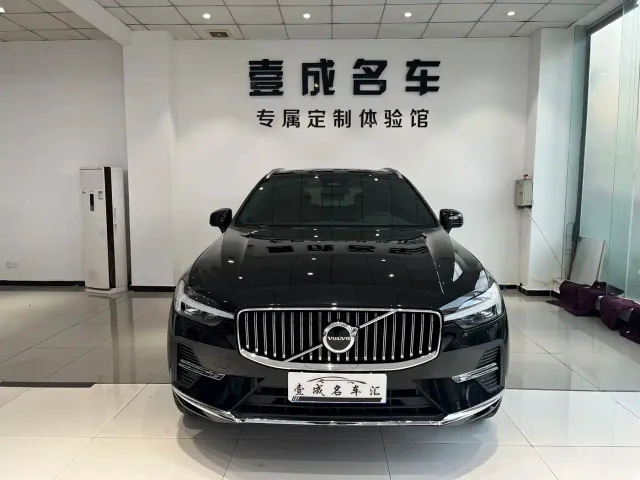 Volvo XC60 — Фото автомобиля 2