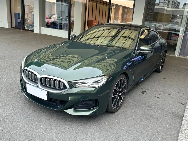 Фотография автомобиля — BMW 8 Series