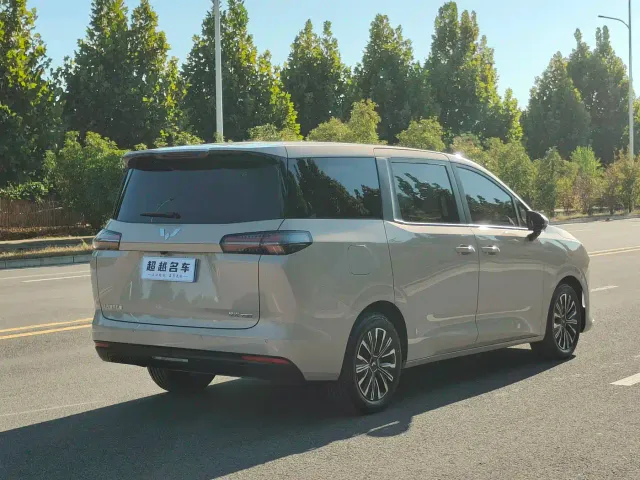 Wuling Starlight 730 — Фото автомобиля 9