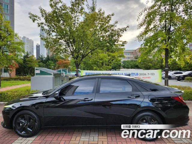 Hyundai Avante CN7 — Фото автомобиля 2