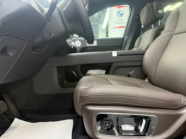 Li Auto L9 — Фото автомобиля 5
